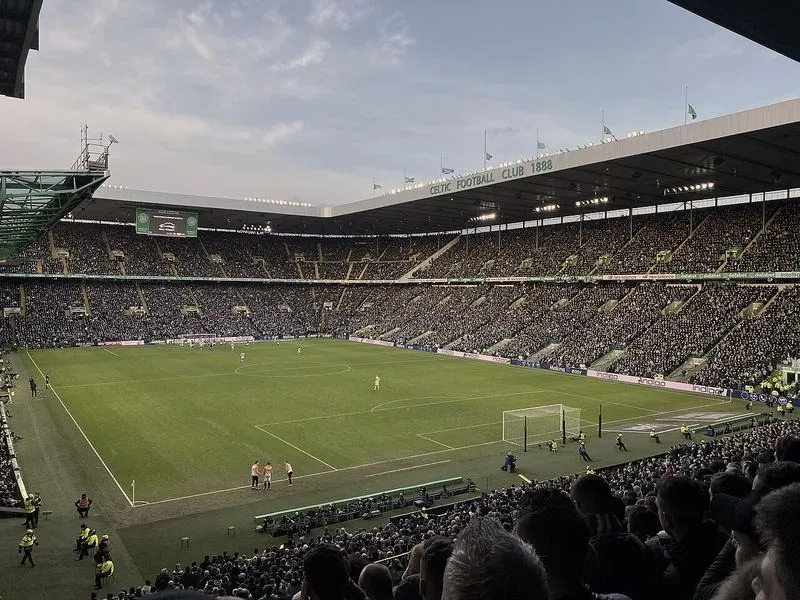 Kluby piłkarskie z Glasgow: kogo obserwować teraz