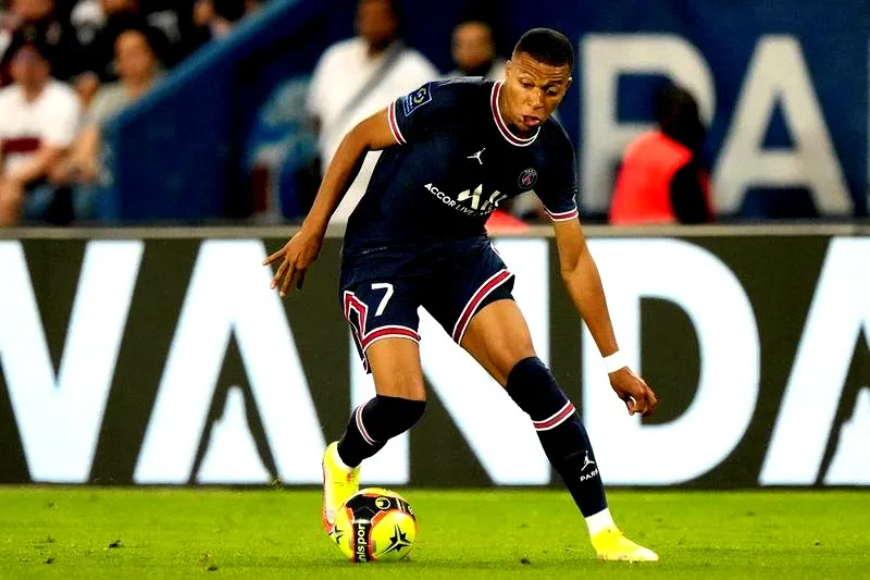 Wzrost Kyliana Mbappé: 178 czy 180 cm? oficjalne pomiary